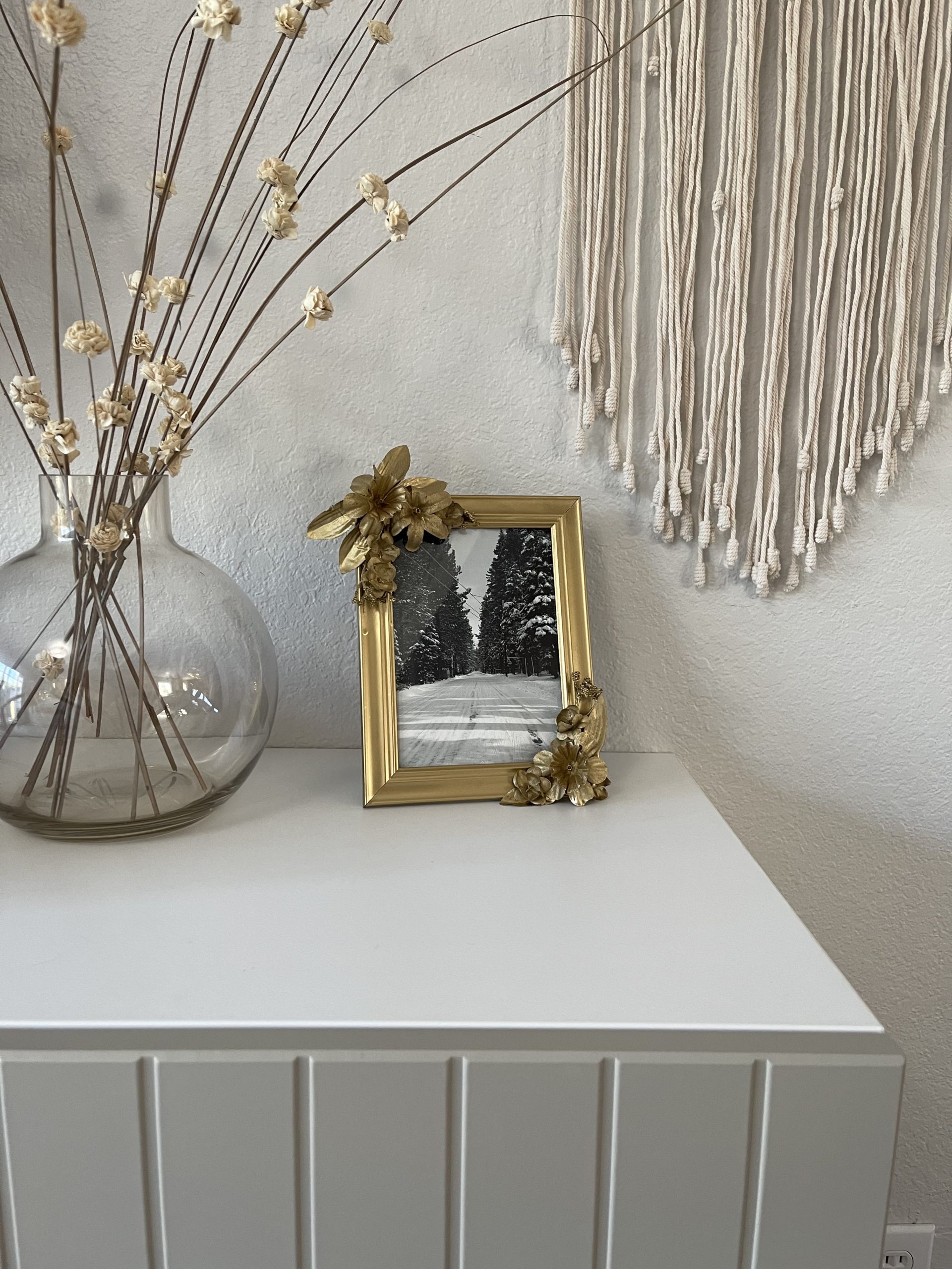 FAUX VINTAGE FRAME
